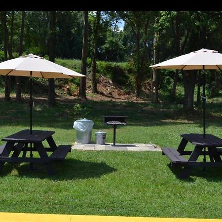 High Point Arcadia Inn Bagian luar foto